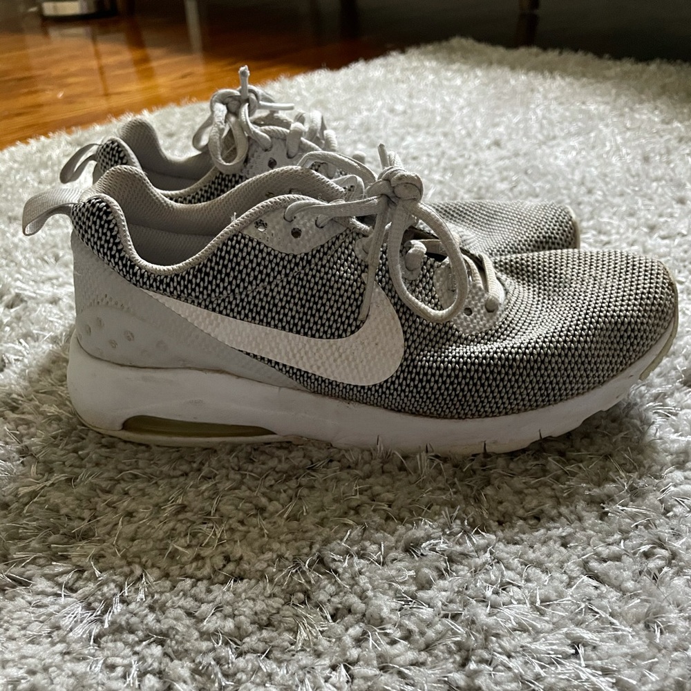 Like New Nike Air Max